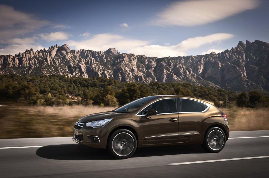  Citroen DS4 2010 года  (фото 48 из 143)